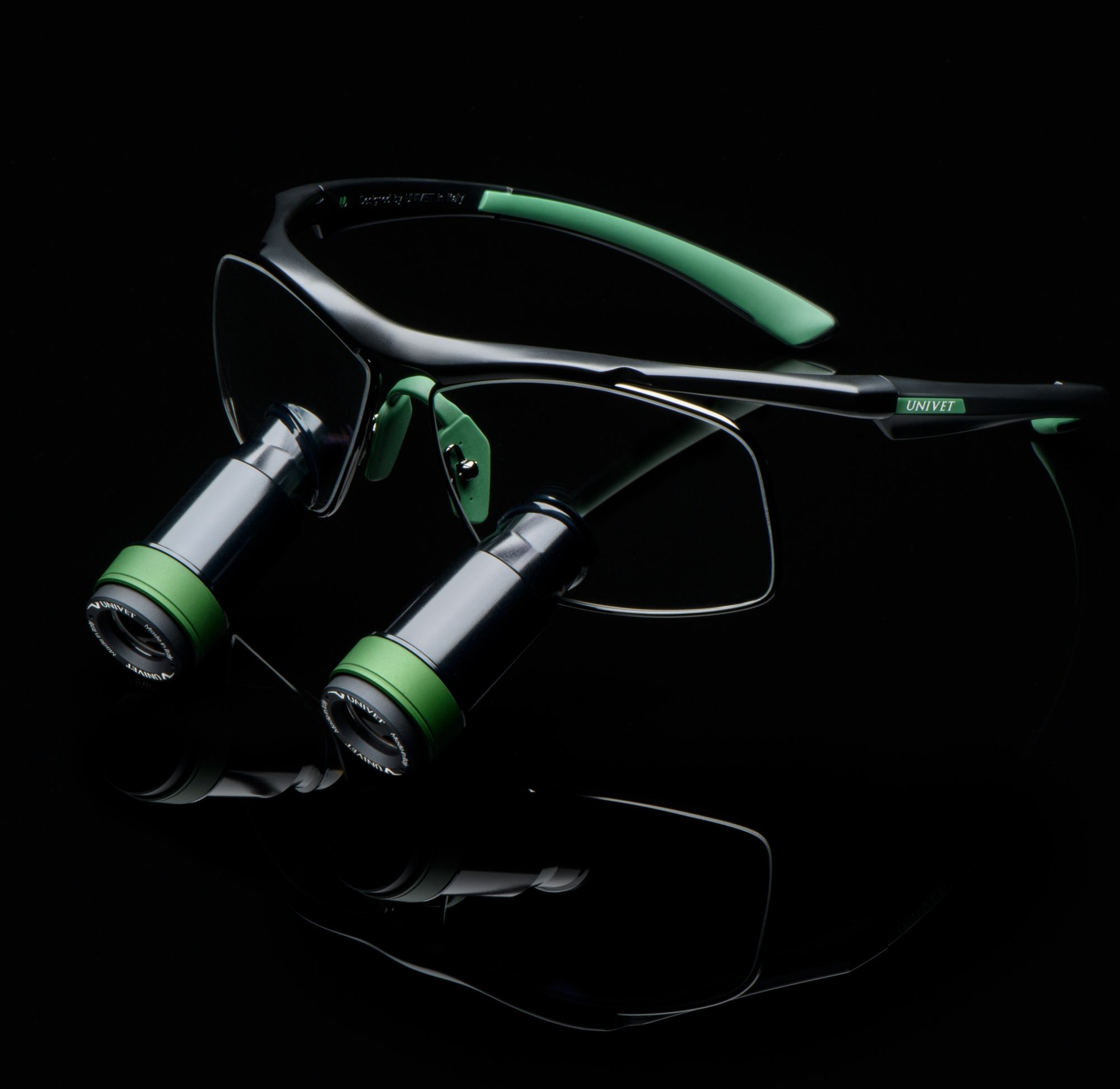 loupes_techne-black-green_prismatic_still-black-1